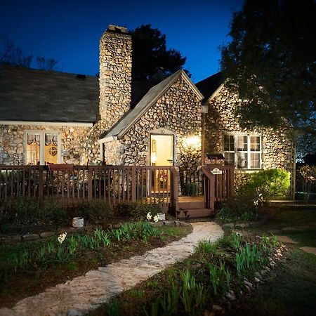 Rock Cottage Gardens B&B ユリーカ・スプリングス エクステリア 写真