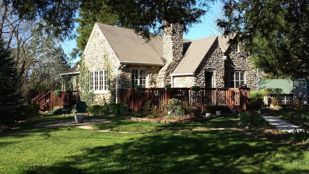 Rock Cottage Gardens B&B ユリーカ・スプリングス エクステリア 写真