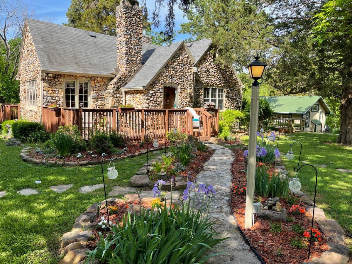 Rock Cottage Gardens B&B ユリーカ・スプリングス エクステリア 写真