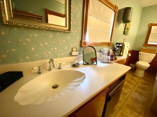 Rock Cottage Gardens B&B ユリーカ・スプリングス エクステリア 写真
