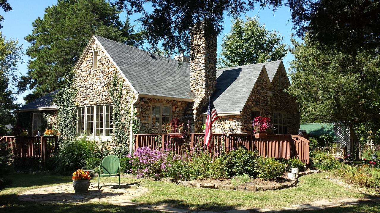 Rock Cottage Gardens B&B ユリーカ・スプリングス エクステリア 写真